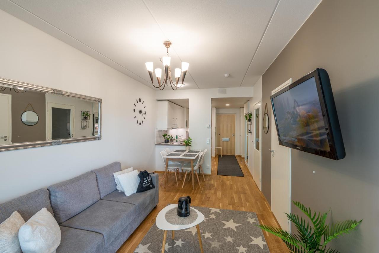 Starhomes Double Lux 8 오울루 외부 사진