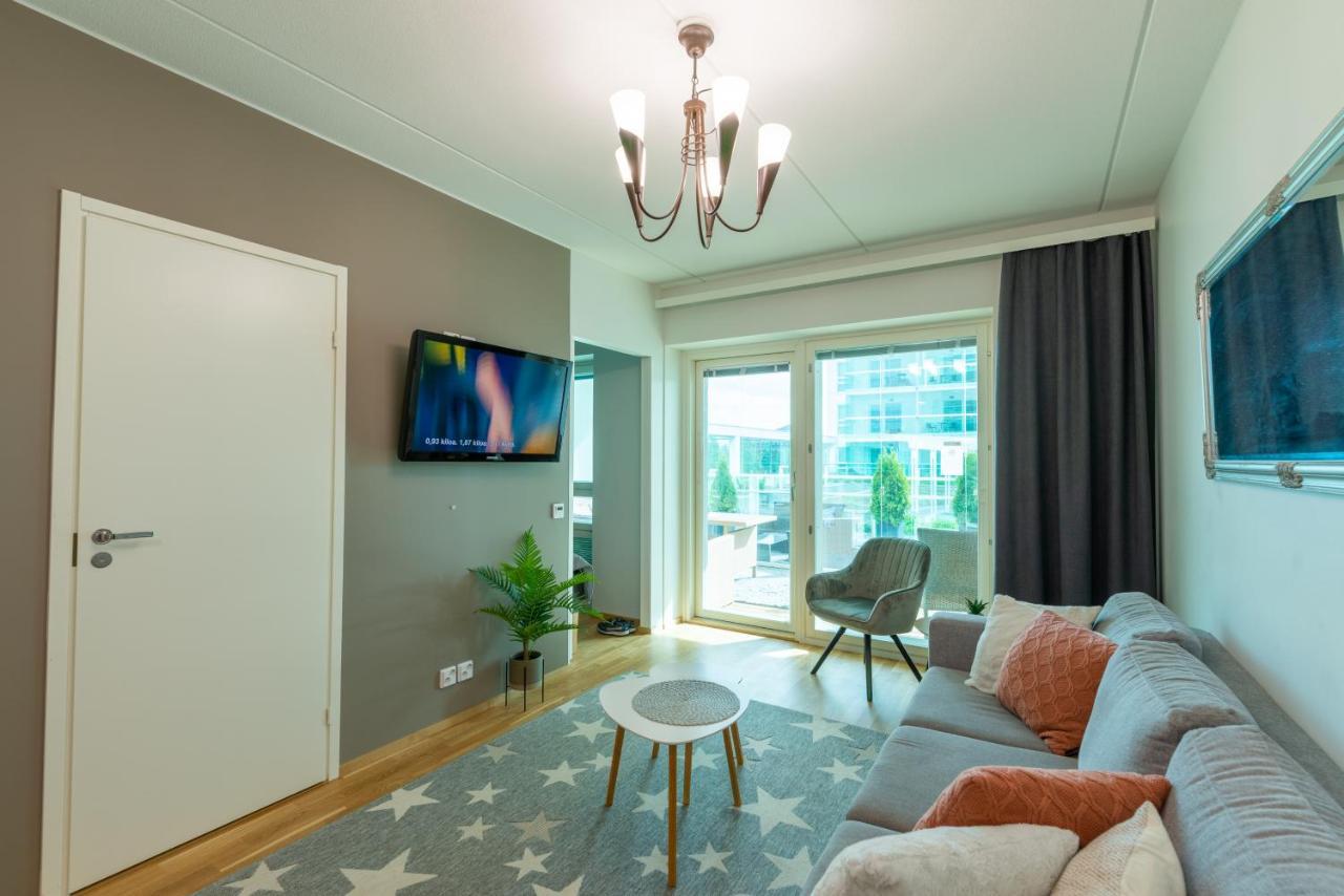Starhomes Double Lux 8 오울루 외부 사진